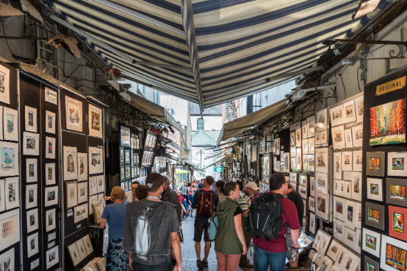 Weekend in Quebec City attraction: Rue du Tresor Old Quebec