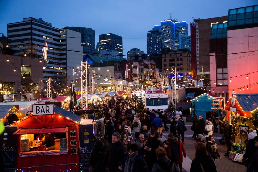 Visit Quartier des Spectacles for free in Montreal in winter
